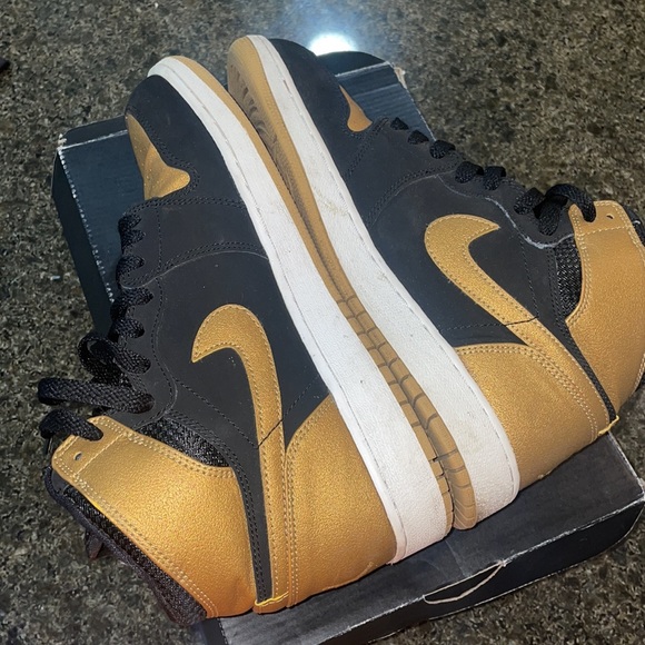 Jordan Melo Retro 1’s - Picture 3 of 5